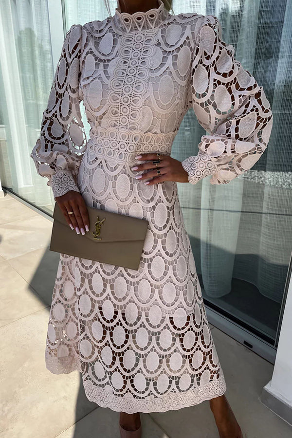 Juliette Stylish Midi Dress in Luxe Lace