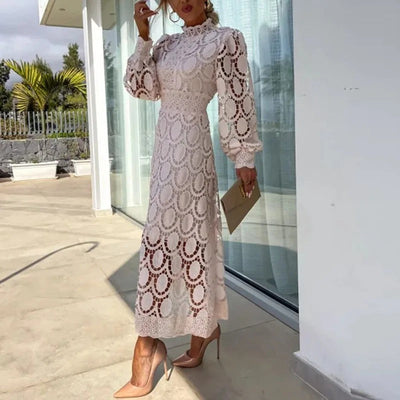 Juliette Stylish Midi Dress in Luxe Lace