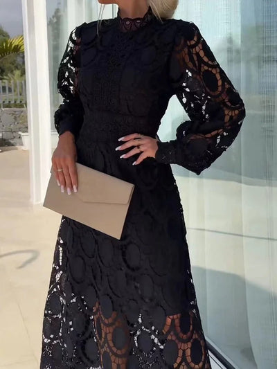 Juliette Stylish Midi Dress in Luxe Lace