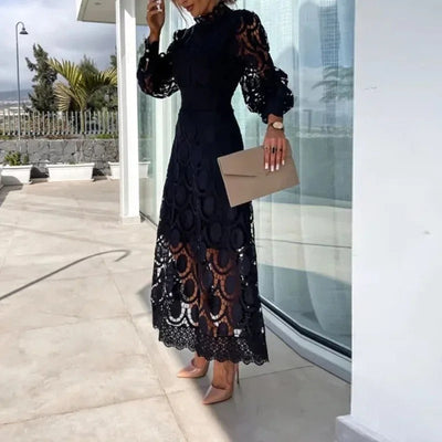 Juliette Stylish Midi Dress in Luxe Lace